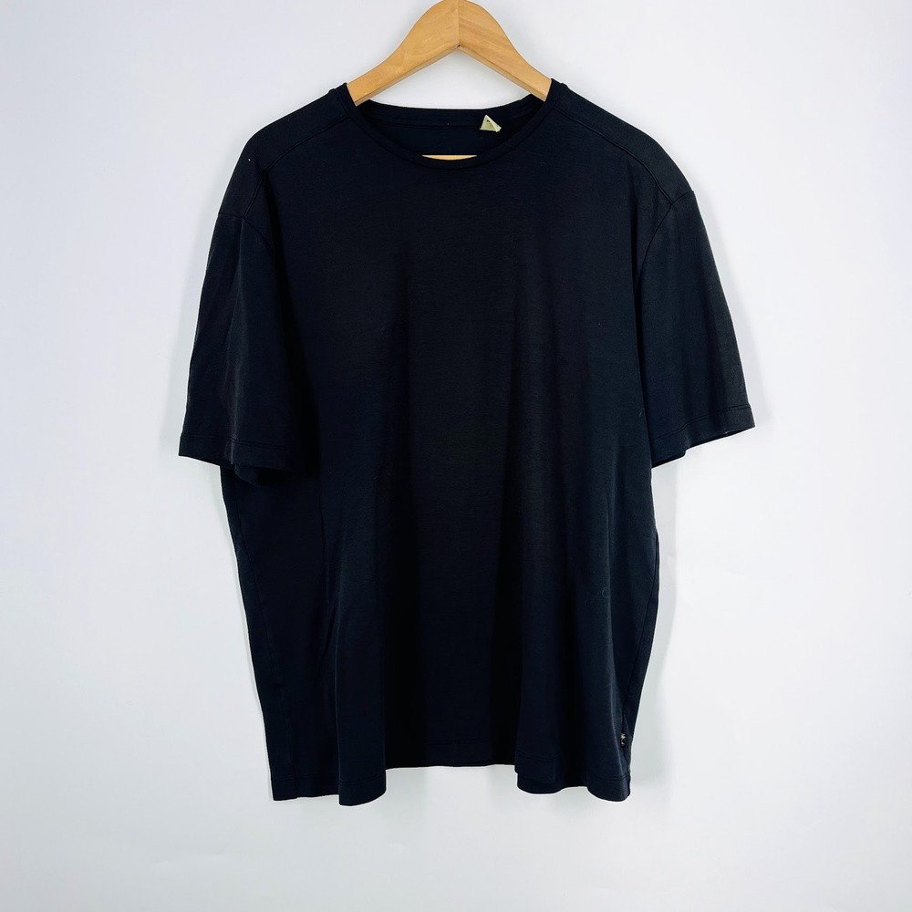 Tommy Bahama Mens Crew Neck Short‎ Sleeve T-Shirt Black Solid Side Logo Tab